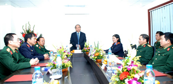 Vize-Premierminister Phuc besucht den zentralen Militärgerichtshof